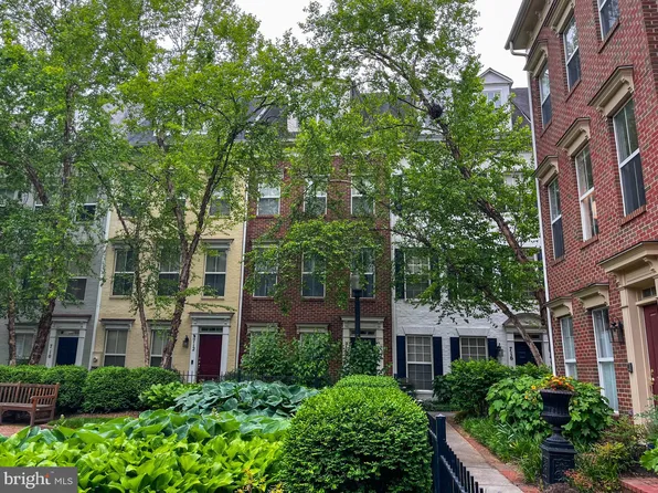714 Capitol Square Pl SW, Washington, DC 20024