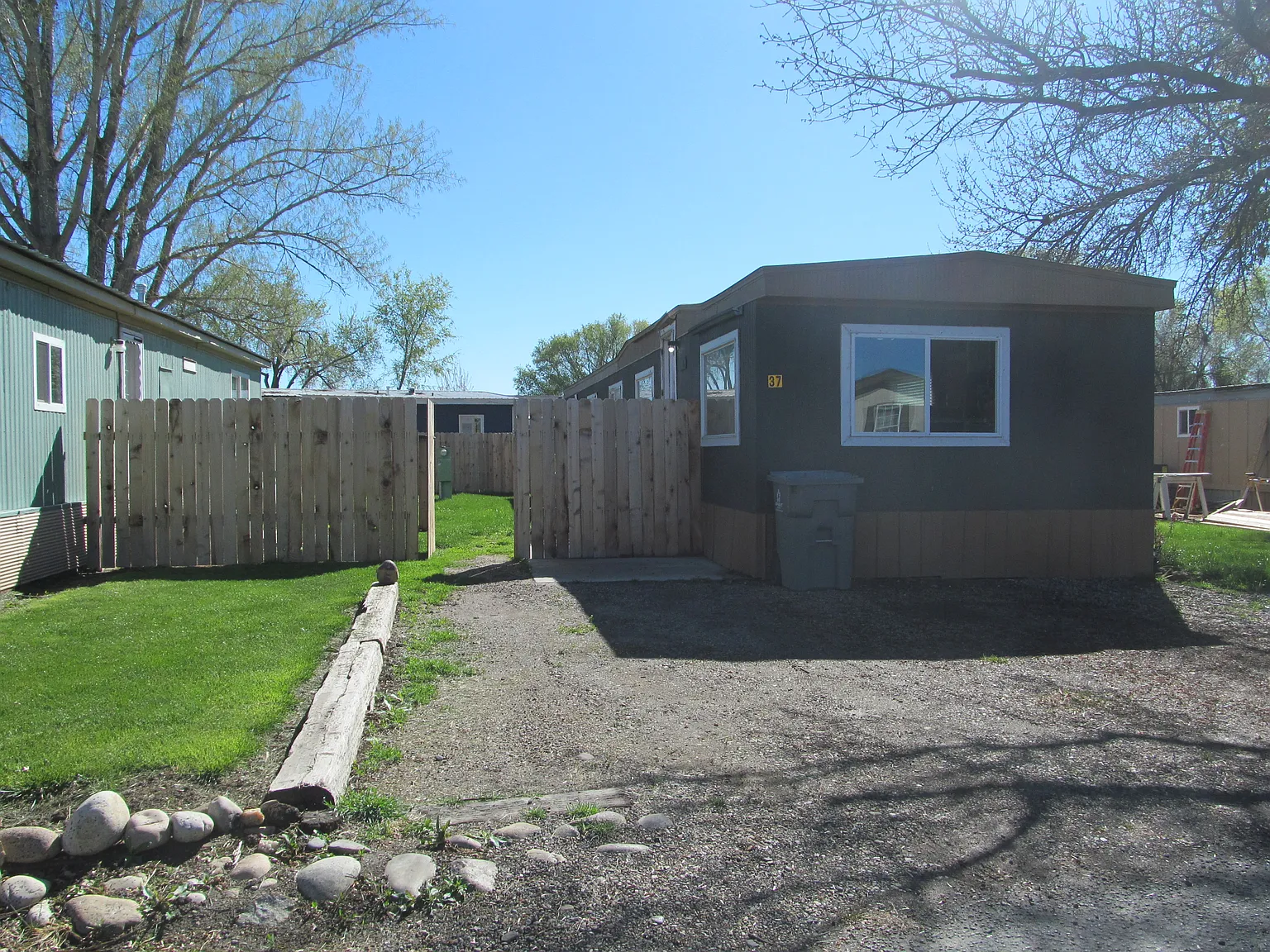 3 bed, 1.5 bath, 1000 sqft, $1,275 — Photo 1