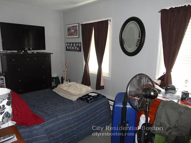 153 W 6th St #1 — Photo 9