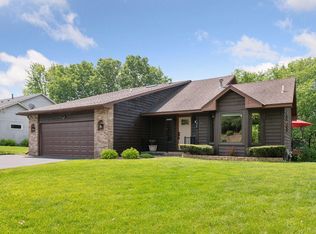 1435 Eastlake Dr, Chaska, MN 55318