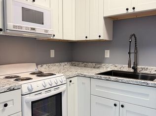 4 Main St, Deerfield, NH 03037