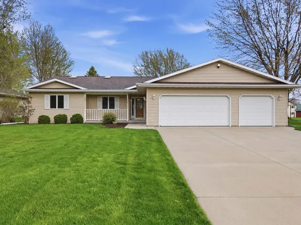 310 Forest St, Fox Lake, WI 53933