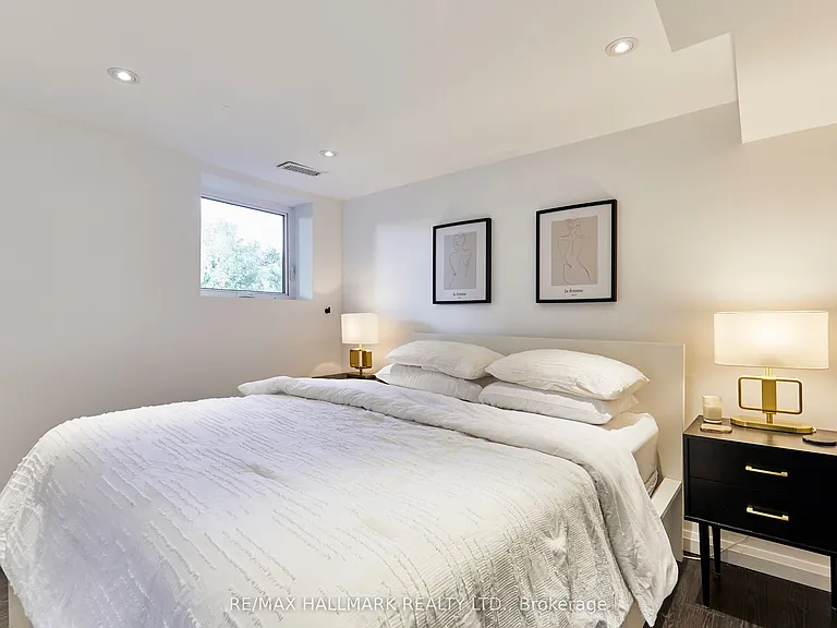 72 Sunnypoint Cres — Photo 32
