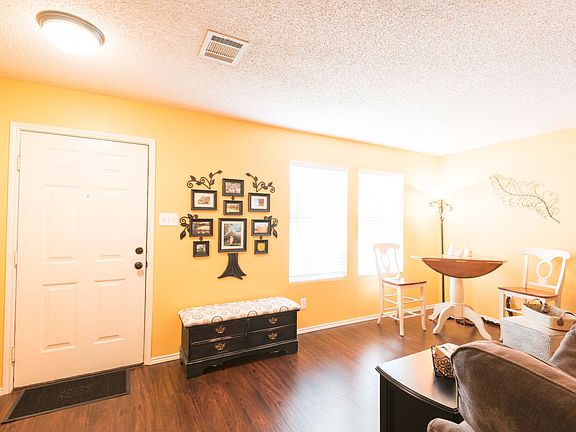 4th image of 2516 Cherry Dr