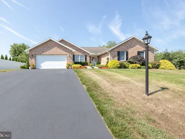 2358 Country Ln, Gilbertsville, PA 19525