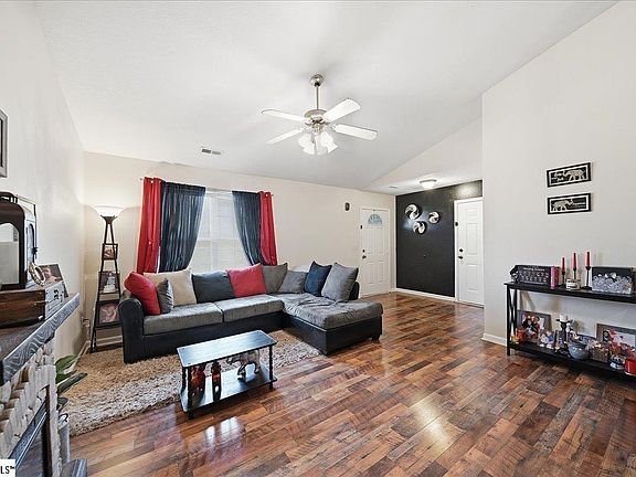 5th image of 300 London Dr