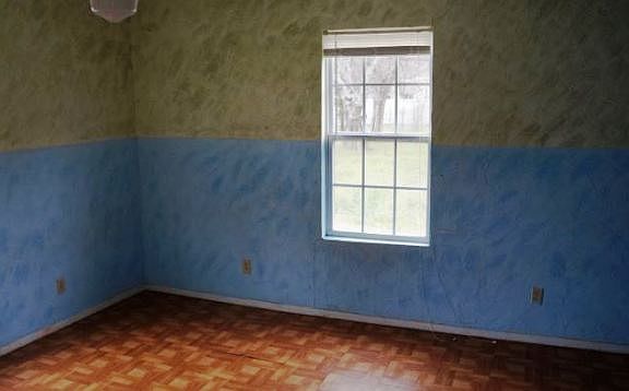 5th image of 7716 Longfield Dr