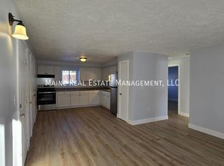 8 Hillside Ln APT 2, Lewiston, ME 04240