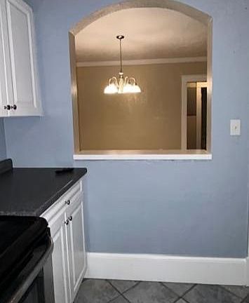 5th image of 115 E Vanderbilt St