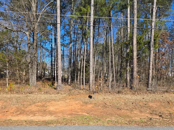 108 Hitt St, Greenwood, SC 29649