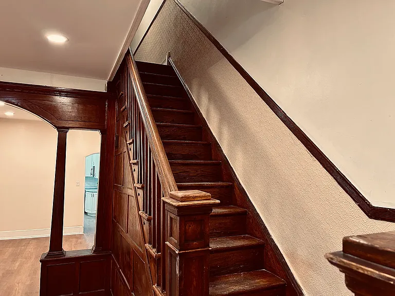 2810 Frankford Ave — Photo 13