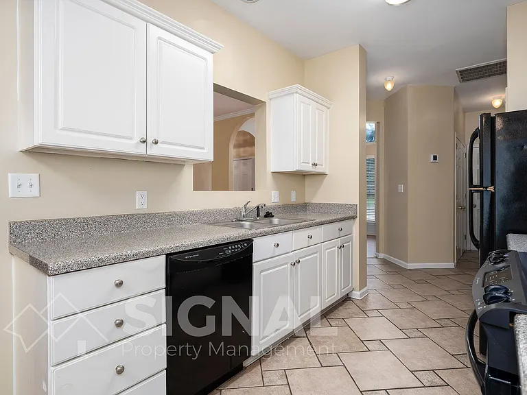 108 Spring Pl — Photo 12
