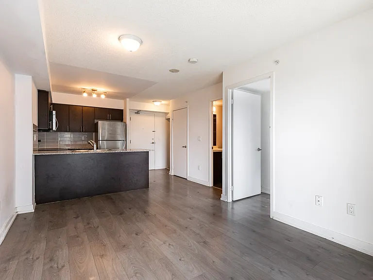 1410 Dupont St — Photo 8