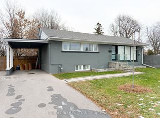 18 Deerfield Rd, Toronto, ON M1K4W9