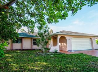 1320 Gleason Pkwy, Cape Coral, FL 33914