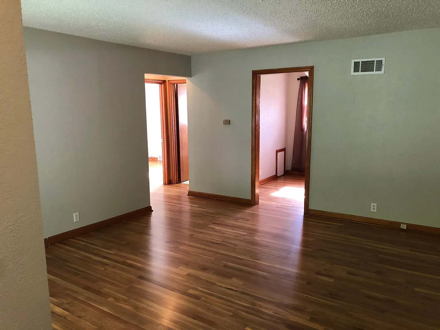 3 bed, 1150 sqft, $1,100 — Photo 4