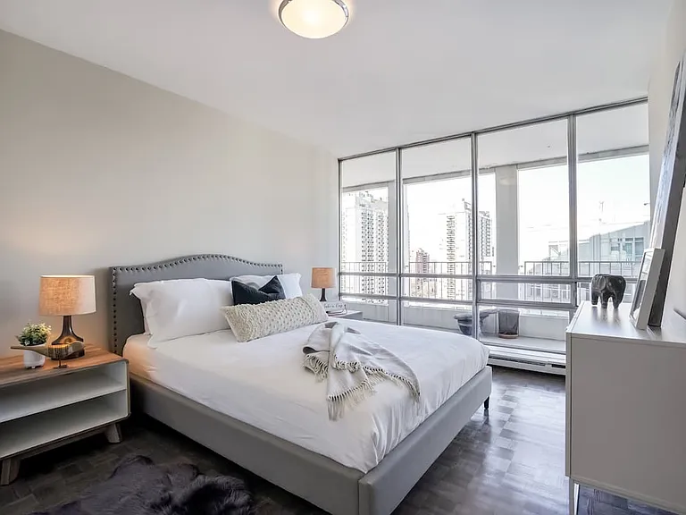 330 Spadina Rd — Photo 10