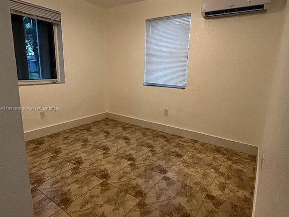 4th image of 10790 SW 42nd Ter #10790