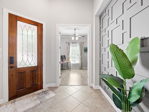 4th image of 332 Ancient Oak Way