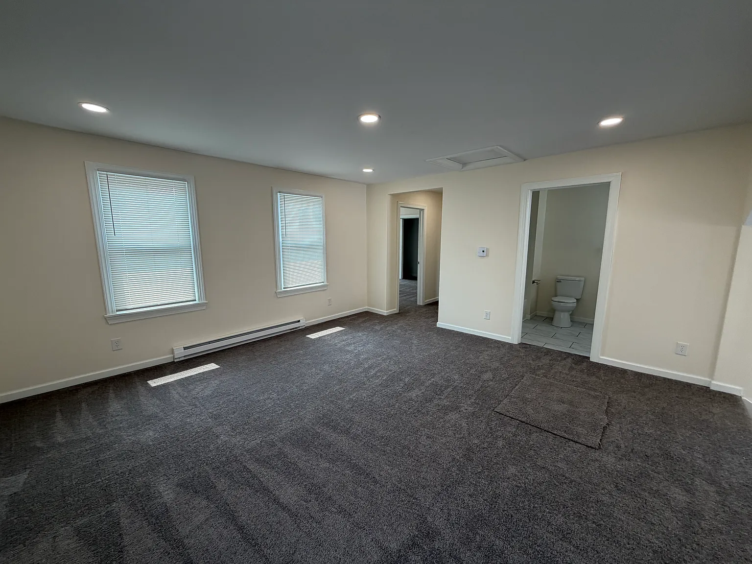 2 bed, 860 sqft, $900 — Photo 3