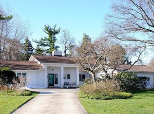 24520 Shaker Blvd, Beachwood, OH 44122