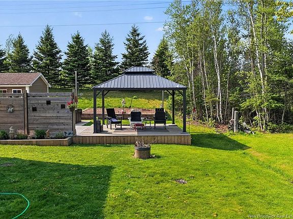 3rd image of 355 Cornwall Rd