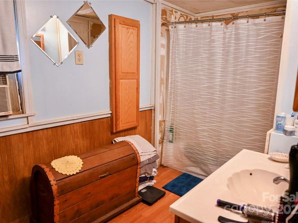1042 Jackson Rd, Fort Lawn, SC 29714