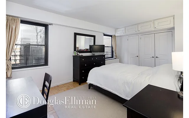 Sold by Douglas Elliman | media 14