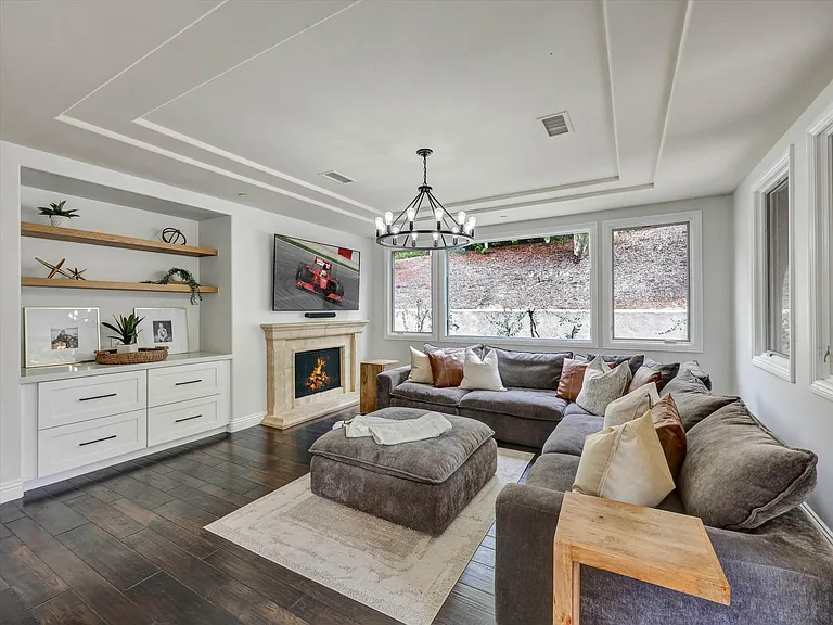 2932 Lone Jack Rd — Photo 32