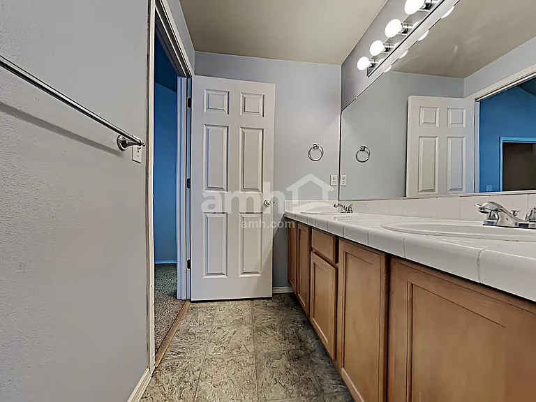 17633 Falling Leaf Ct — Photo 11