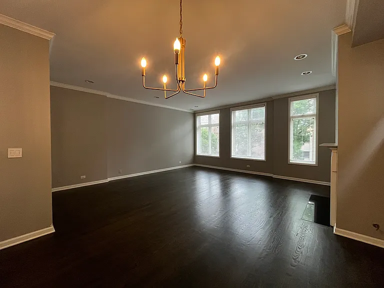 540 W Oakdale Ave #2W — Photo 5