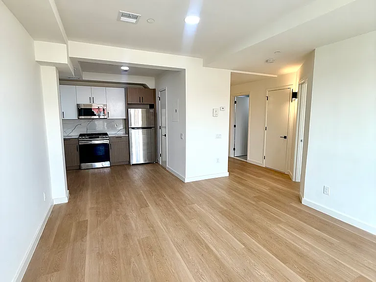 3144 Emmons Ave #3 — Photo 12