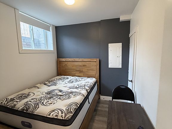 3rd image of 227 Blackburn Ave #1-R3