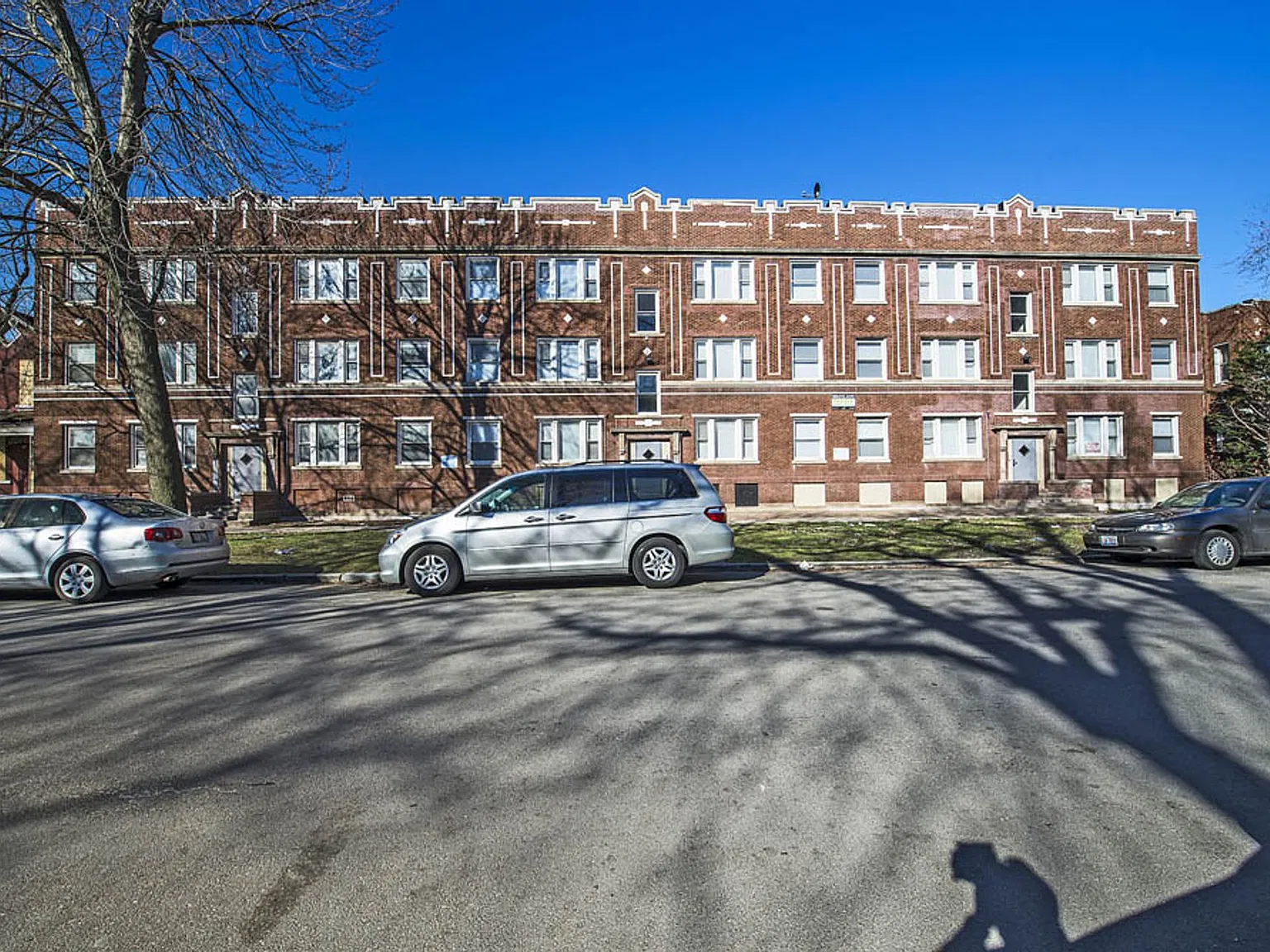 7120 S Wabash — Photo 1