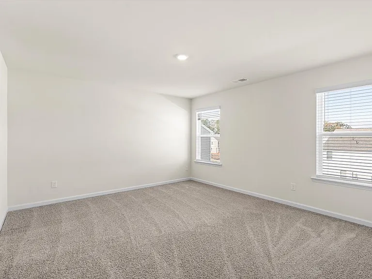 1339 37th Avenue Ln NE — Photo 21