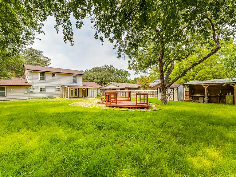555 Patricia Dr — Photo 31