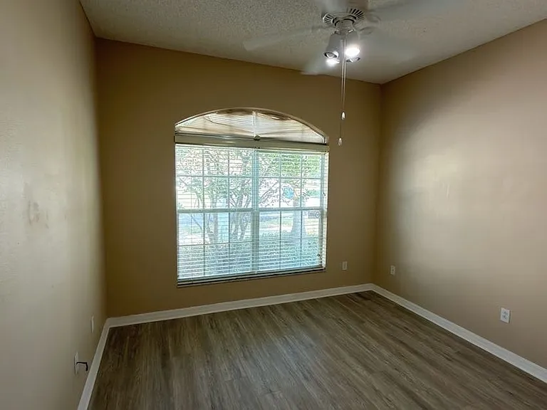 5812 Stafford Springs Trl — Photo 10