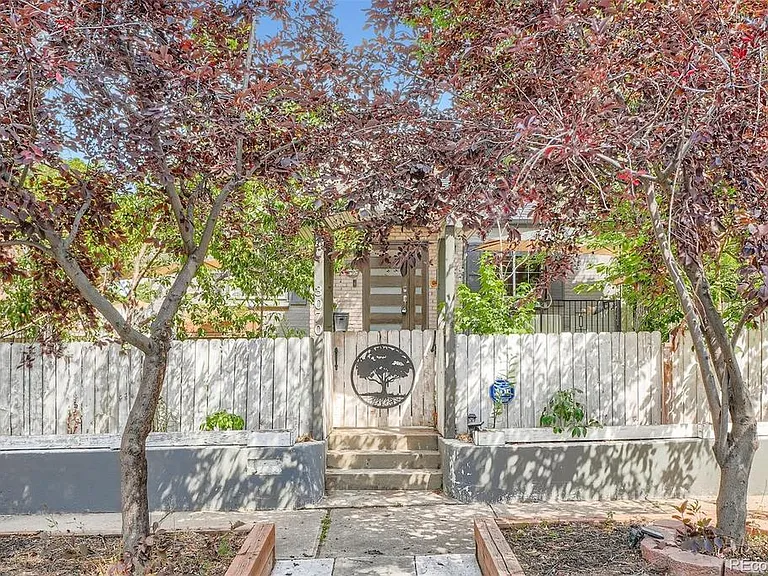 3070 Ash St — Photo 3