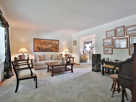 3rd image of 4504 Loos Cir W
