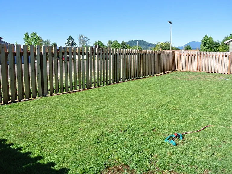 2620 Newton St — Photo 26