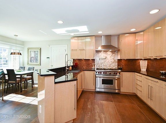 2nd image of 8811 Berkley Ct