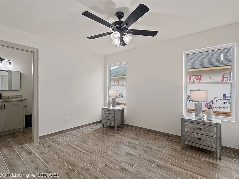 10415 A & B Preston Ct — Photo 10