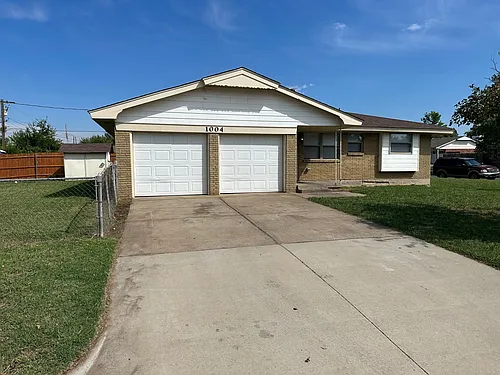 1004 S Howard Ave Photo 1