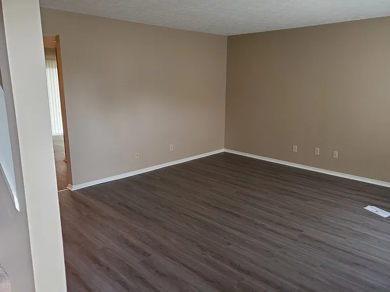 Hickory Grove — Photo 15