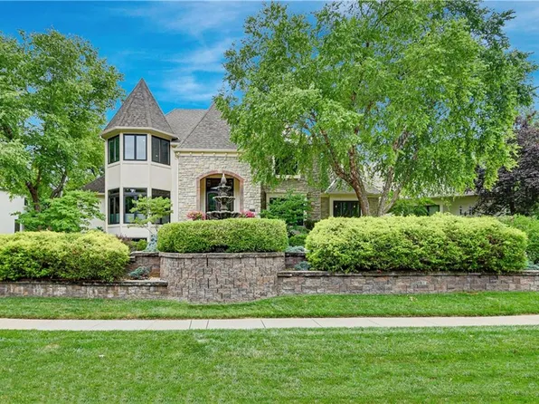 12804 Russell St, Overland Park, KS 66209