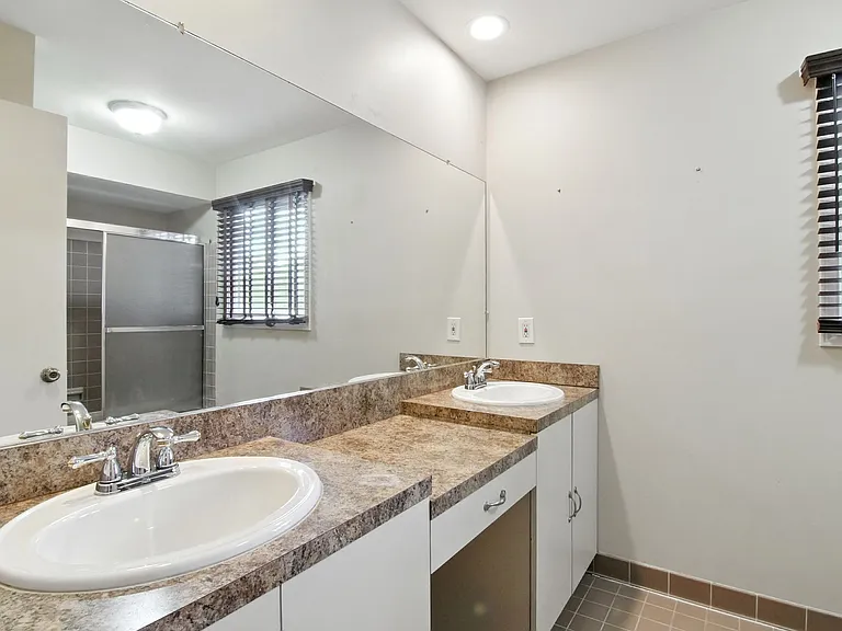 Full bathroom