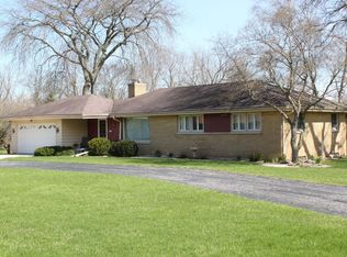 1707 W El Rancho Dr, Mequon, WI 53092