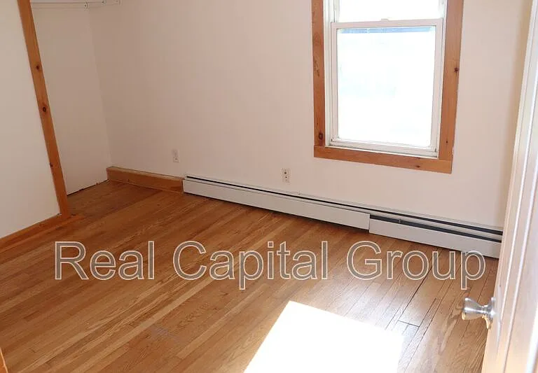 5 Ferris St #2 — Photo 14