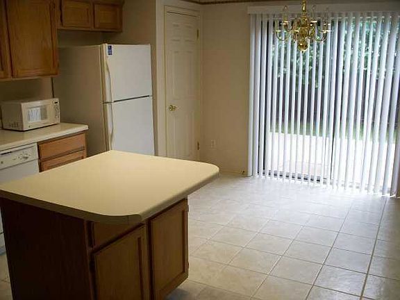4th image of 208 Natali St