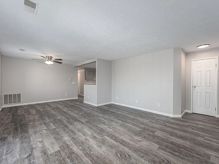Skyridge Apartment Homes — Photo 16